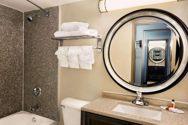 Express Inn and Suites image 15