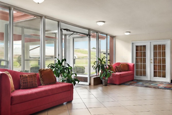 Express Inn and Suites image 2
