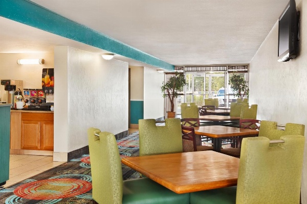 Express Inn and Suites image 4